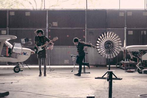 Terbang di Udara Bersama Matter Halo